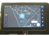 ディスプレイオーディオ(コネクティッドナビ対応)PLUS搭載。T-Connectご契約で2027年4月まで無償で利用できるナビ(期限到来後は有償)と、解約後も利用できる車載ナビが搭載されています。
