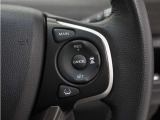 ◆アダプティブクルーズコントロール◆予め設定した車速内でクルマが自動的に加減速。前走車との適切な車間距離を維持しながら追従走行します。【LKAS】車線維持支援システムでステアリング操作を支援。