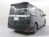 バックカメラが付いているので後方確認が非常にしやすいです。今や運転初心者も熟練者も必須装備!ついていて損はないですね♪