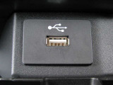 USBケーブルで、ミュージックプレーヤーが接続可能です♪