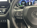 運転中、オーディオの操作をしてて、ハッとしたことはありませんか?ステアリングスイッチは、運転中でもハンドルでオーディオの操作が可能です。安全なドライブをサポートします。