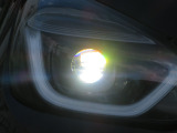 切れにくく明るい!LEDヘッドライト装備