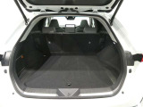 広々としたラゲージスペースを備えています。大きなものや長さのある荷物もしっかりと積み込めます。