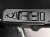 納車前に12ヶ月点検・エンジンオイル交換・ バッテリー交換・ワイパーゴム交換・キーレス、キーフリーの電池交換を実施しております。ダイハツの整備士がきっちりと点検したお車をお届けいたします!