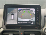 車を真上から見下ろしているかのように周囲の状況を把握して安心して駐車が行えるアラウンドビューモニターが付いています