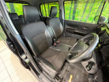 運転席シート廻りは使用感も少なく、良好な状態となっています。丁寧に使われていたことがよくわかりますね。
