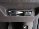 ETC付。高速道路の料金所はキャッシュレスで通過です。サービスエリア等にあるスマートインターの出入りも利用可能でとっても便利。ご納車後すぐにお使い頂けるようセットアップしてのお渡しとなります。