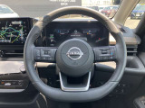 手元でナビの音量調整等が出来るのでナビの操作によるわき見運転を防止することが出来ます。