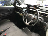 運転席に座ると、前方が見やすくて運転し易そうな印象です♪