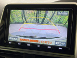 【バックカメラ】駐車時に後方がリアルタイム映像で確認できます。大型商業施設や立体駐車場での駐車時や、夜間のバック時に大活躍!運転スキルに関わらず、今や必須となった装備のひとつです!