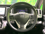 【純正革巻きステアリング】上質な革を使用することで、手にしっかり馴染みとても運転しやすいハンドルです♪