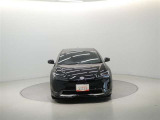 室内外はもちろん、シートを外してニオイの元となるフロアカーペットまで消臭・除菌を実施。中古車を気持ちよくお乗りいただけるクリーニングサービスです。詳細は販売店スタッフまでおたずねください。