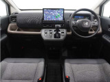 ◆視界広々で非常に運転しやすくロングドライブでも疲れを感じさせないすっきりとまとまったインパネ周りです。