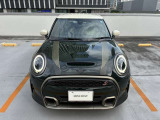 フロントフェイスはMINIアイコンとして永らく愛されるデザイン性の良さと、ブランドの魅力を感じる事ができます。