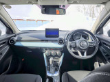 インパネ廻りと運転席です!シンプルにスッキリとまとまっています。運転操作に迷いにくくなっておりとても運転しやすいです。