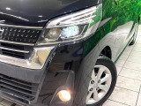 【LEDヘッドライト】悪天候や夜間走行時も良好な視界を確保し安心して運転できる高輝度LEDヘッドライトを装備!点灯速度が早く、消費電力も抑えられています。