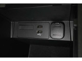 USB端子ソケット装備!アクセサリーDC12Vソケット装備!