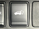 【パワーバックドア】スマートキーや運転席のボタンを押すだけでリアゲートが自動で開閉します!荷物を持っている時や、高い位置にあるバックドアを閉める際に便利な機能です♪