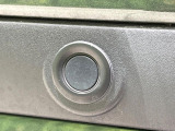 【クリアランスソナー】バンパーに付いたセンサーが障害物を検知!一定の距離に近づくとアラートで教えてくれます♪狭い駐車スペースや車庫入れ時も安心ですね☆