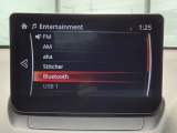 Bluetoothに接続することで、スマートフォンに入っている音楽アプリを車内で楽しめたり、通話が出来ます♪