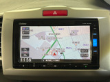 【ナビゲーション】純正メモリーナビ(VXM-165VFi)を装備しております。Bluetooth・ミュージックサーバー・デジタルTV・DVD/CDプレーヤー・バックカメラ付きです。