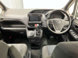 見通しのよいすっきりとした視界で、誰でも運転しやすいです。運転のしやすさは疲れにくさにも繋がりますよ♪