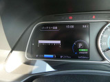 このお車のバッテリー容量示すセグメントは満タンです!さらに日産大阪ではでんき販売も取り扱っておりますので、ご自宅の充電の場合、リーフと合わせてさらにお得になるかもしれません!