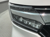 LEDヘッドライトは、点灯の瞬間から最大光量を発揮し、突然暗くなるトンネルなどでの安定感を高めます。