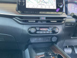ワイヤレス充電器はQi対応スマートフォンの充電専用です。