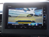 バック駐車が苦手な方や、初めてのお車で不安な方でも後方をナビ画面に映してくれるので、ラクラク停められます。