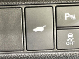 【パワーバックドア】スマートキーや運転席のボタンを押すだけでリアゲートが自動で開閉します!荷物を持っている時や、高い位置にあるバックドアを閉める際に便利な機能です♪