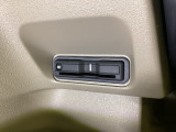 ハンドルの左下にETCがついています。高速道路の料金所の通過も楽々です。カードの取り出しもしやすい場所についています。
