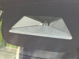 【ホンダセンシング】走行中に前方の車両等を認識し、衝突しそうな時は警報とブレーキで衝突回避と被害軽減をアシスト。より安全にドライブをお楽しみいただけます。