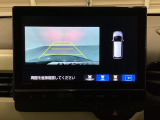 バックでの車庫入れも安心です! リアカメラが付いているバックモニター付のナビを装備しております。バンパーについているソナーや、操作線もついており距離感も画面から確認できます。