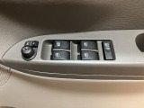 電動格納ドアミラー装備しています★車内からドアミラーの折り畳みや鏡面の調節を行うことが可能です★