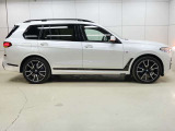 中古車だけではなく、新車も多岐にわたり、正規輸入車販売を行っております。各店舗選りすぐりの仕入ネットワークの中からあなたにピッタリのお車を探します!
