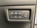 各種機能の切替スイッチは運転席パネル下に集約されています。任意で切り替え可能なため状況に合わせてお使いください。