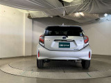 バックカメラが付いているので後方確認が非常にしやすいです。今や運転初心者も熟練者も必須装備!ついていて損はないですね♪