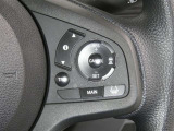 【レーダークルーズコントロール】(全車速追従機能付)付きです。車速に応じて追従支援してくれるので、ロングドライブも快適です。詳細は販売店スタッフまでおたずねください。