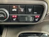 運転席/助手席シートヒーターで寒い日もすぐに温かくなり快適に過ごせます。2段階の温度調整が可能です