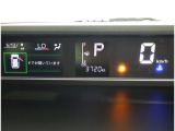 とっても見やすいメーターです。夜間時はラグジュアリーな気分にさせてくれる照明が魅力ですので、夜のドライブも楽しみになりますよ♪
