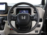 【運転席まわり】Honda独自の設計思想に基づき、自然に手を伸ばした先に操作したいものがあるようレイアウトを追求 !