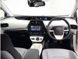 オシャレなインテリアで運転する気分も盛り上がりますよね^^
