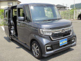 ★両側スライドドア★左側電動スライド!狭い駐車場や壁際などでの乗降りに便利です!操作はワイヤレスリモコン、室内のコントロールスイッチ、ドアハンドルで行えます!挟み込み防止機能付で安心!