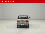 後方視界は、大きなバックドアガラスを採用し、十分確保されています。この車は、オーディオレスのためバックカメラは付いていませんが、リヤセンサーが後方を助けてくれます。