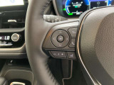 運転中、オーディオの操作をしてて、ハッとしたことはありませんか?ステアリングスイッチは、運転中でもハンドルでオーディオの操作が可能です。安全なドライブをサポートします。