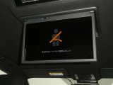 【大画面の後席モニター】大迫力でTVやDVDなどの動画を楽しめます。お子様やロングドライブには必需品ですよね!