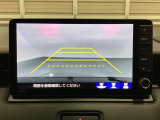 バックでの車庫入れも安心です! リアカメラが付いているバックモニター付のナビを装備しております。操作線もついており距離感も画面から確認できます。