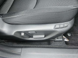 【運転席パワーシート&ドライビングポジションメモリー機能】運転手にあったシートパターン設定可能です。