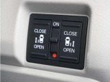◆両側電動スライドドア◆狭い駐車場でも乗り降りが楽々♪お子様が隣の車にドアを当ててしまう心配もございません!小さなお子様連れの方もこれで安心。